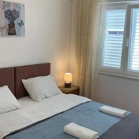 Apartment 2 - Double With Shared Bathroom 1 Dubrovnik